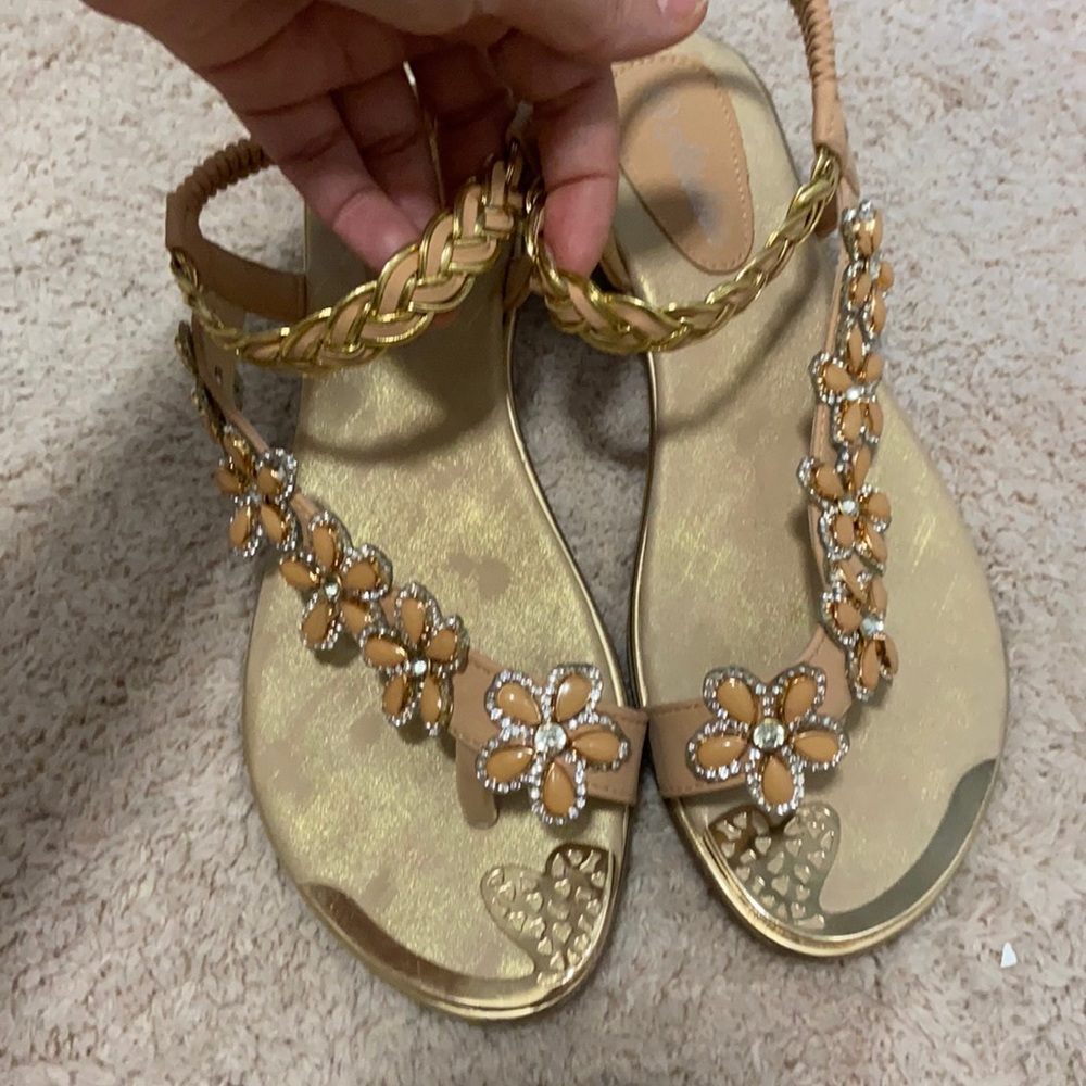 Super cute sandals! Floral CLEARANCE!!